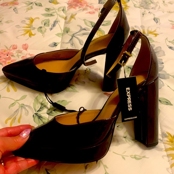 Express high heels - Picture 1 of 6